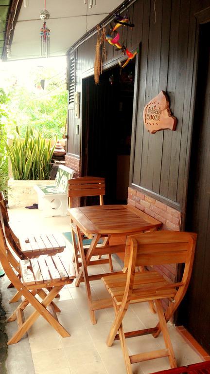 Baan Mai Guesthouse 매홍손 외부 사진