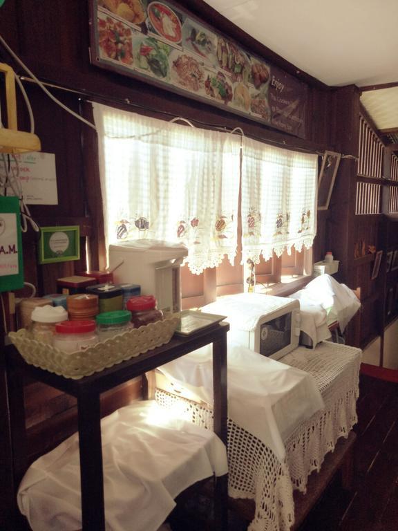 Baan Mai Guesthouse 매홍손 외부 사진