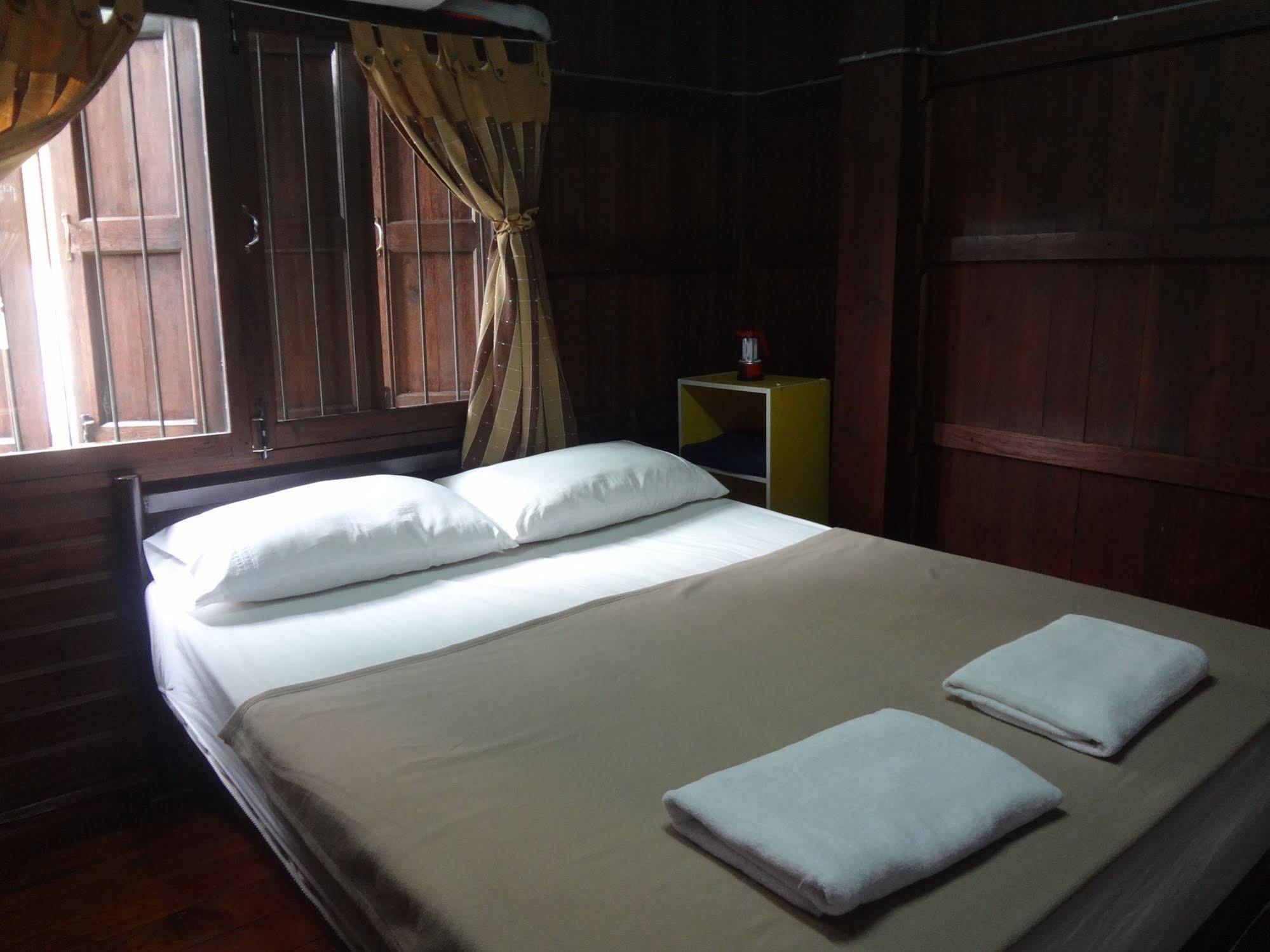 Baan Mai Guesthouse 매홍손 외부 사진